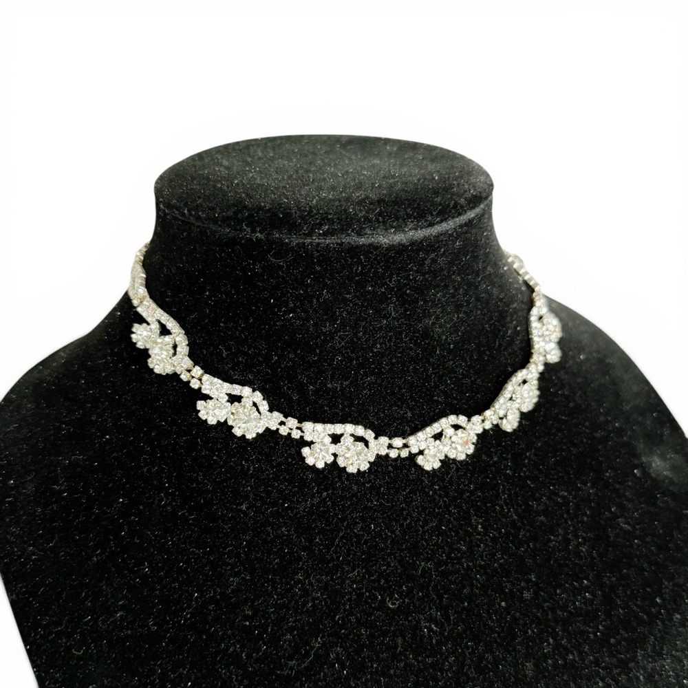 Vintage Mid-Century Silver-Tone Rhinestone Floral Choker Necklace – 18" L - Picture 6 of 13